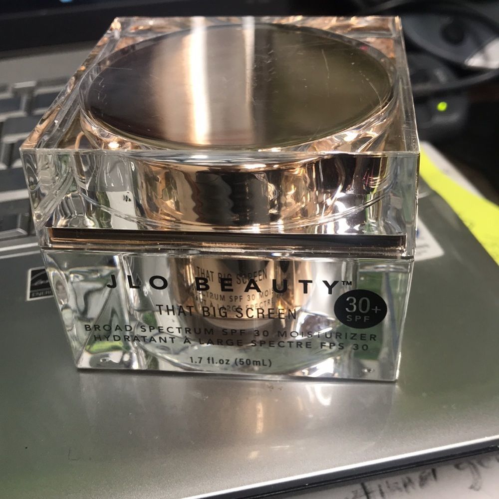 ✅ JLo Beauty That Big Screen Moisturizer with Broad Spectrum.Exp 03/23